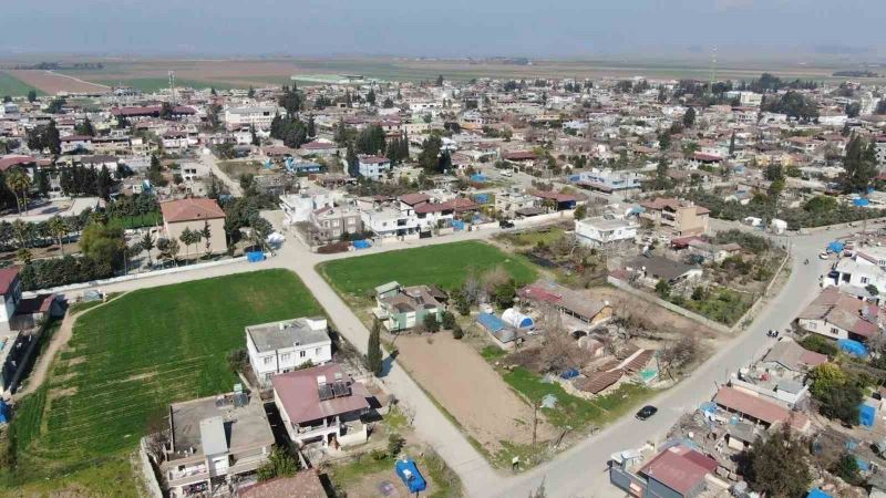 Hatay’ın en küçük ilçesi Kumlu, depremlerin ardından havadan görüntülendi
