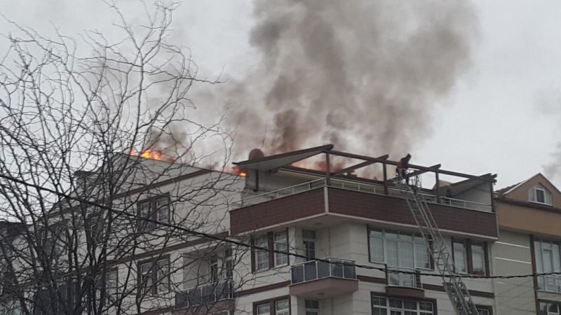 Sinop’ta çatı yangını
