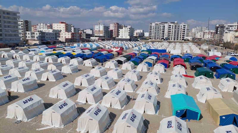 Kahta’da 2 farklı bölgede çadır kent kuruldu
