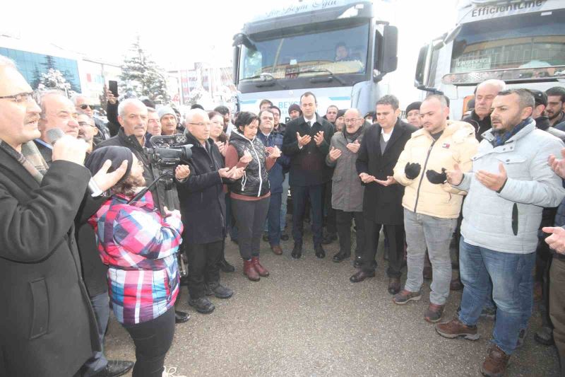 Beyşehir’den Hatay’a 6 tır dolusu yardım malzemesi ve 2 otobüs gönüllü dualarla yola çıktı

