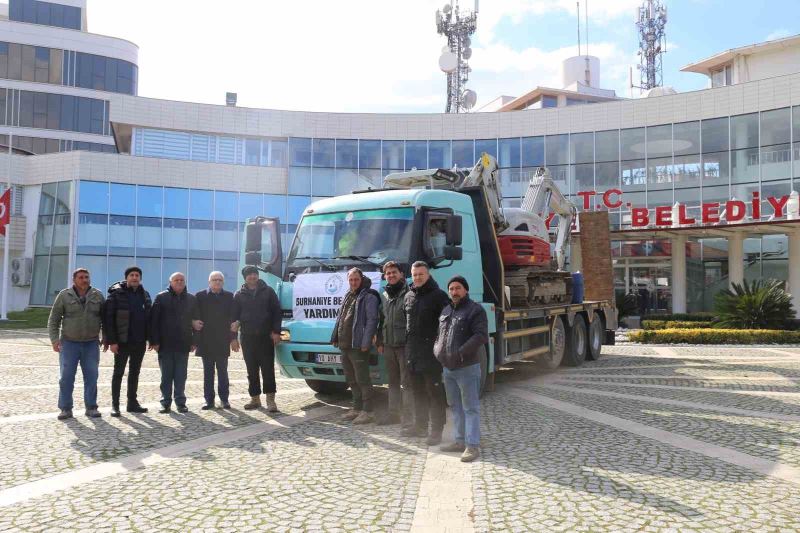 Burhaniye’den Hatay’a iş makineleri gönderildi
