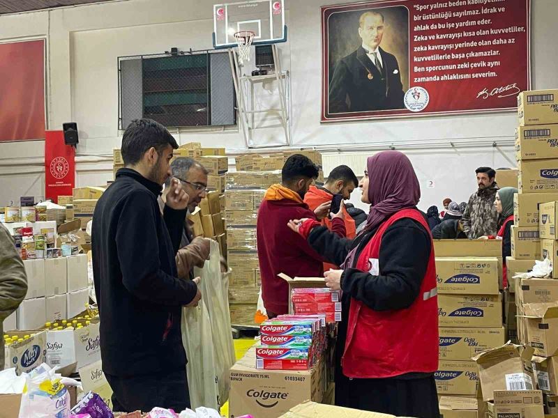 Kızılay Kadın Kolları, deprem sahasında
