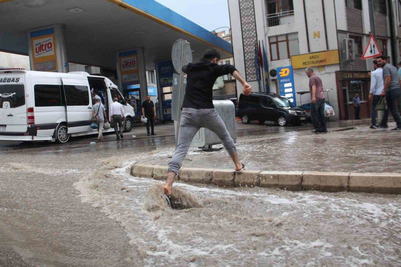 Meteorolojinin Elazığ için yağış uyarısı sürüyor
