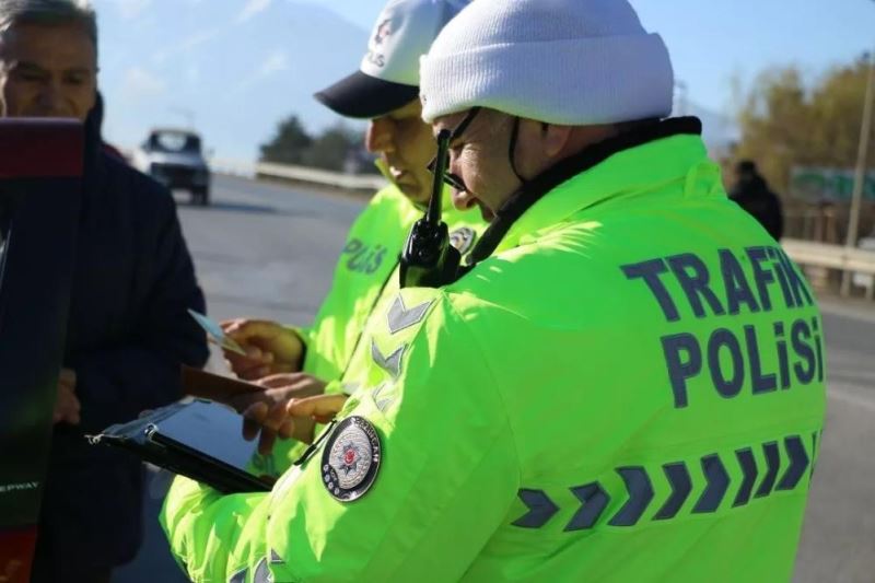 Erzincan’da 15 günde 155 sürücüye ve 413 plakaya ceza yazıldı
