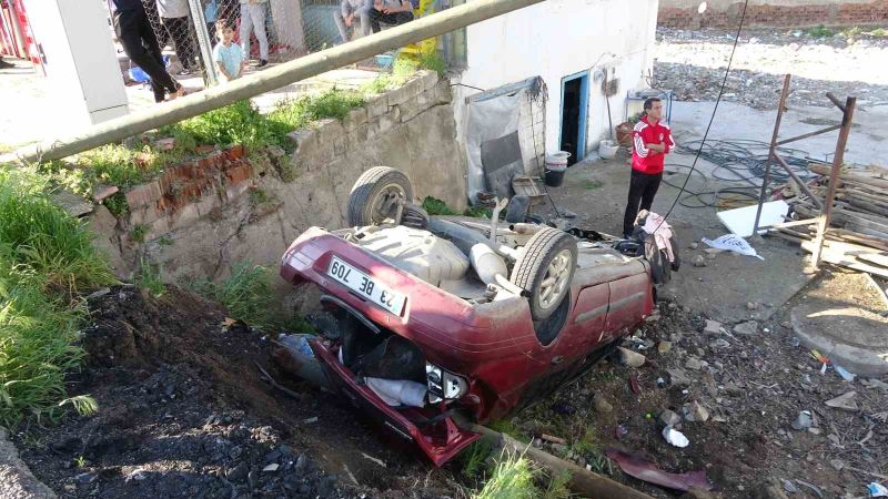 Elazığ’da otomobil bahçeye uçtu: 5 yaralı
