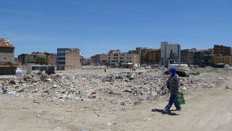 Malatyalı depremzedelerden hakaretlere tepki
