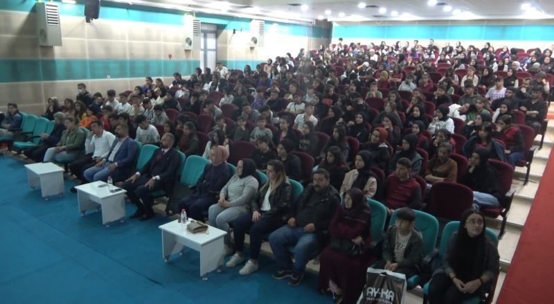 Muş’ta motivasyon ve kariyer semineri düzenlendi
