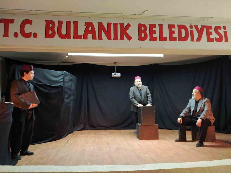 Bulanık’ta “Şahidimiz Anadolu” oyunu sahnelendi
