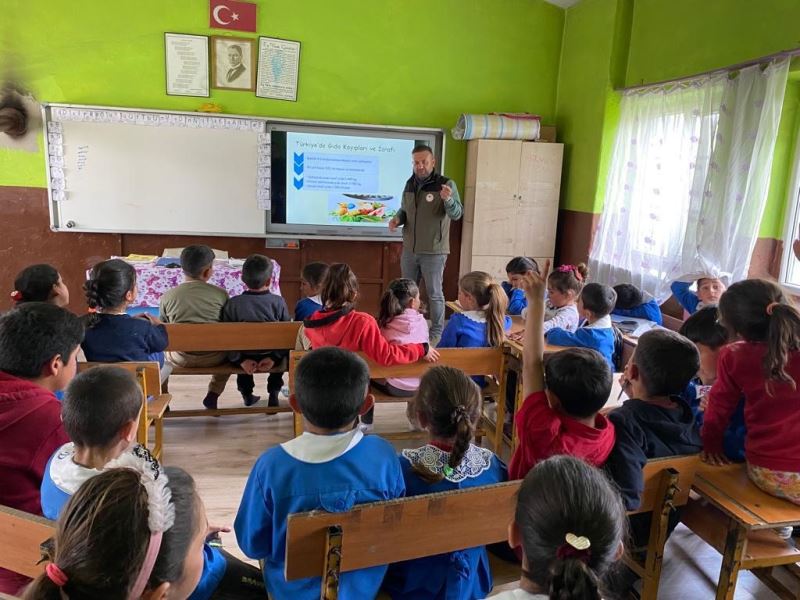 Kars’ta okullarda hijyen eğitimi veriliyor
