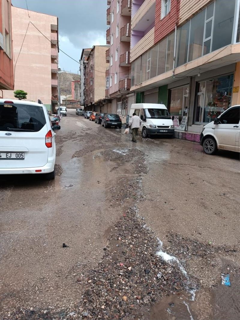 Doğubayazıt sağanak yağışa teslim
