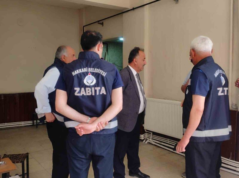 Hakkari Belediyesi ekiplerinden ruhsat denetimi
