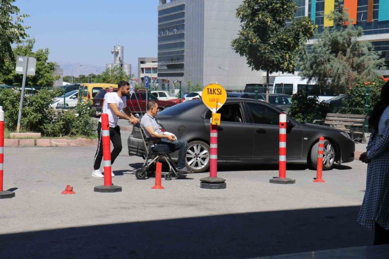 Malatya’da acemi kasaplar hastanelik oldu
