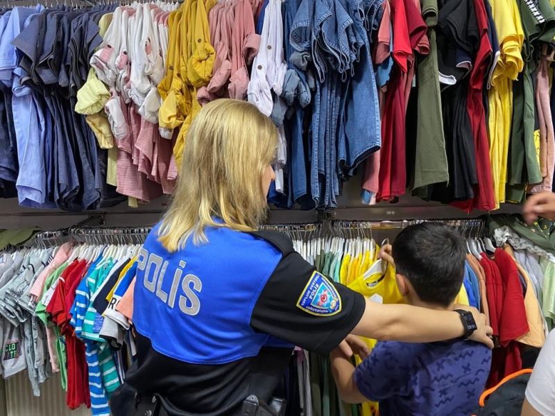 Hakkari polisi sevindirmeye devam ediyor
