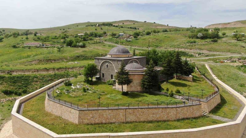 Palu’nun Osmanlıya kazandırılmasında büyük rol oynadı, türbesi yıllara meydan okuyor
