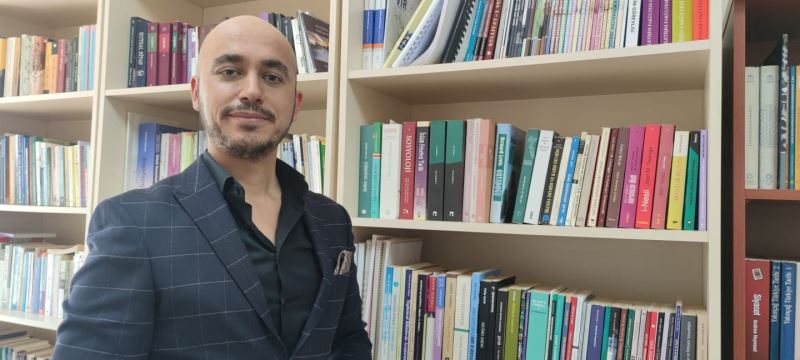 Doç. Dr. Emrah Akyüz: 