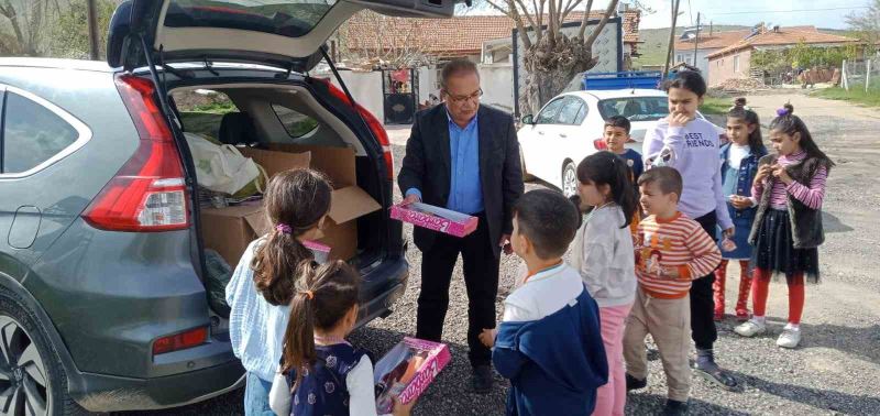 Başkan Kazgan, depremzede çocukların oyuncaklarını unutmuyor
