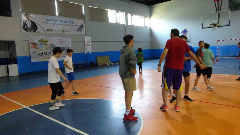 Geleceğin basketbolcuları Tatvan’da yetişiyor
