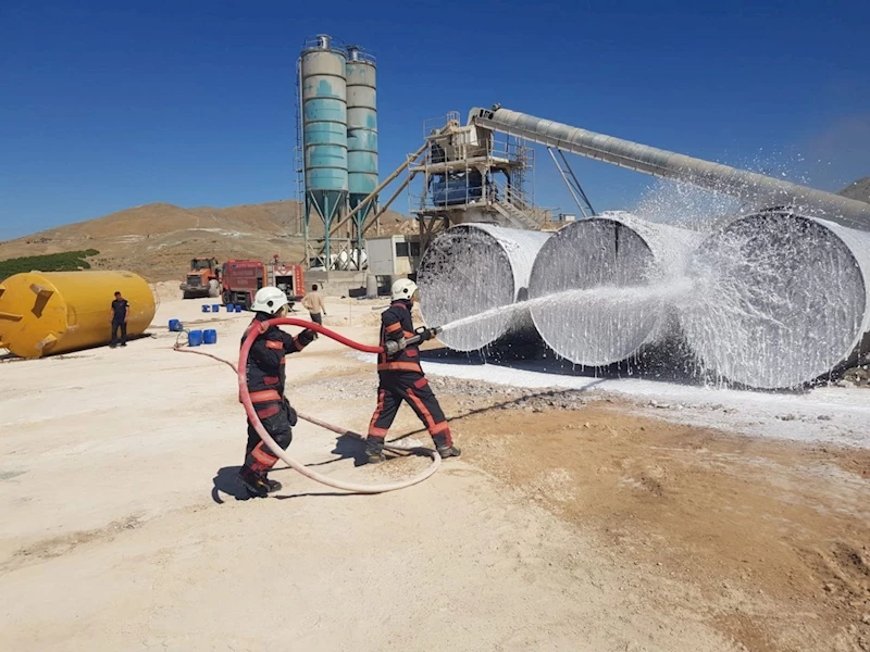 Malatya’da asfalt şantiyesinde korkutan yangın
