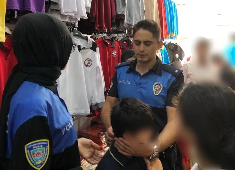 Hakkari polisi vatandaşları sevindirmeye devam ediyor
