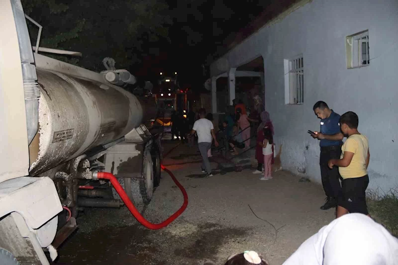 Iğdır’da 8 bin ot balyası kül oldu, bir kadın dumandan zehirlendi
