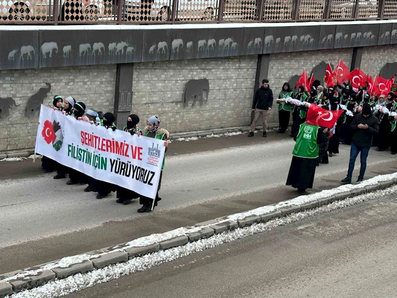 Şehitler ve Gazze için yürüdüler
