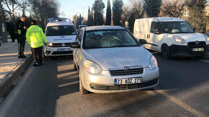 Elazığ’da otomobilin çarptığı kadın yaralandı
