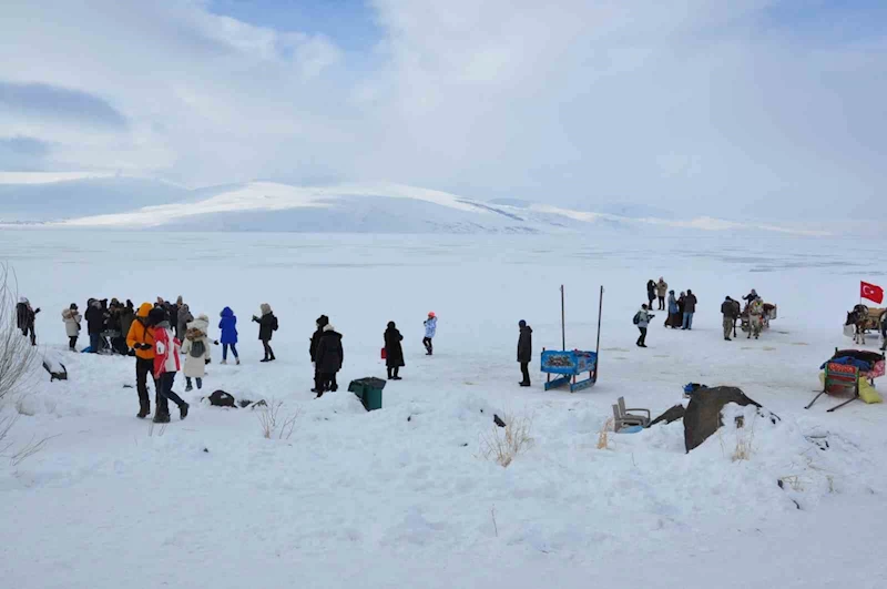 Kars yerli ve yabancı turistlerin uğrak yeri oldu
