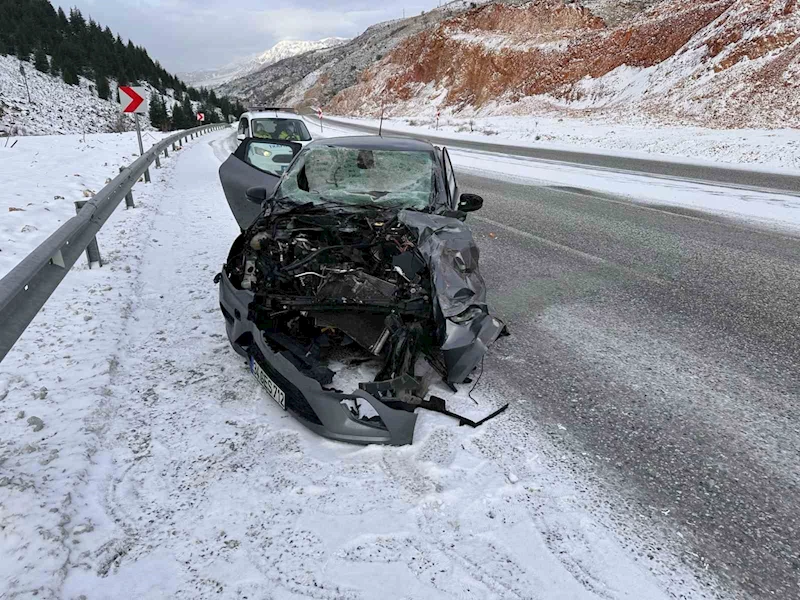 Malatya’da Otomobil tıra çarptı 1 yaralı
