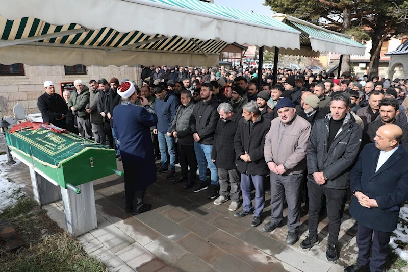 Erzincan İl Tarım ve Orman Müdürü Şahin’in annesi son yolculuğuna uğurlandı
