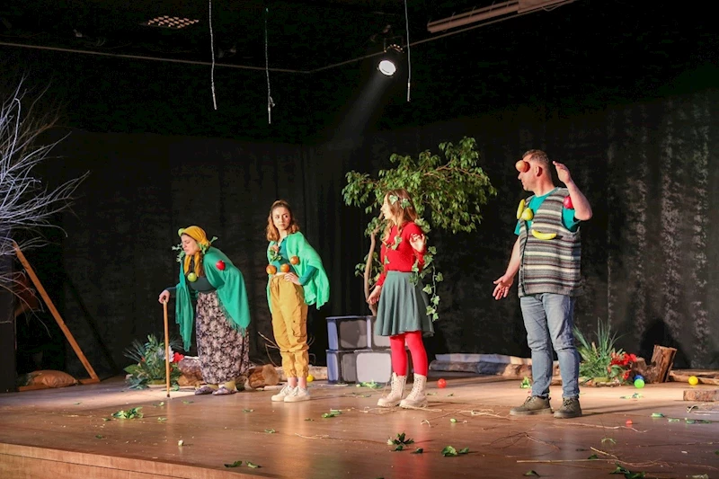 ‘Ormanda Bir Gün’ isimli tiyatro oyunu sahnelendi
