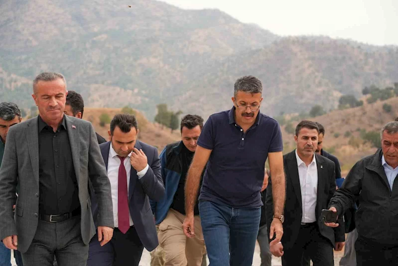 Vali Çelik, Irak sınırında incelemelerde bulundu
