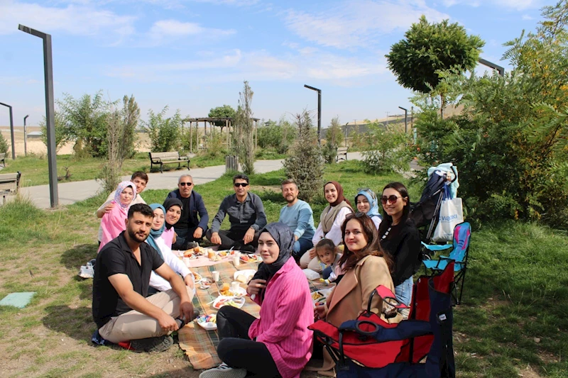 Hamur’da öğretmenler bir araya geldi
