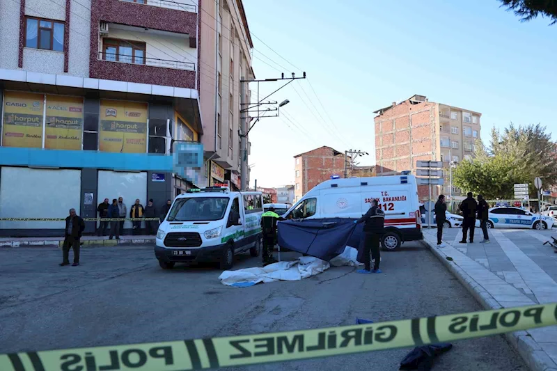 Elazığ’da beton pompa aracının çarptığı yaşlı adam hayatını kaybetti
