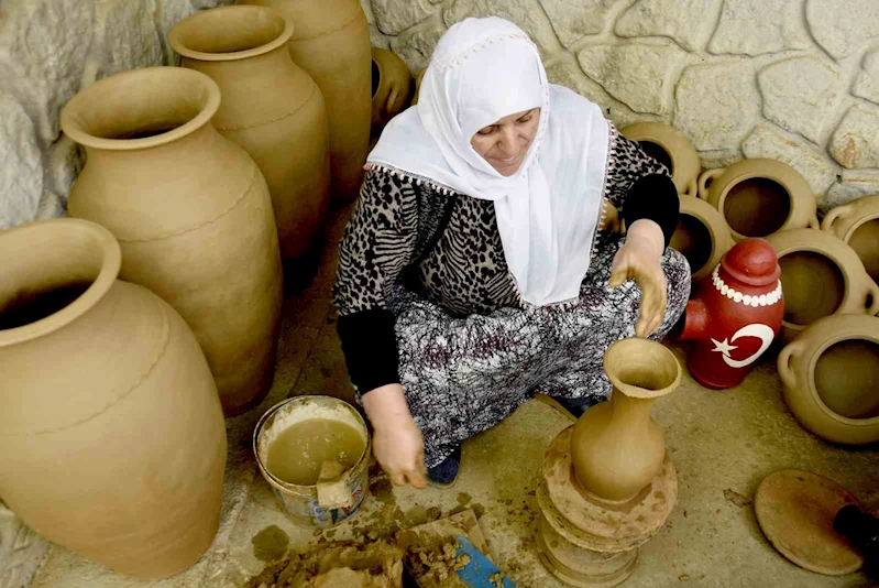 Bitlis’te asırlık çanak çömlek geleneği sürüyor
