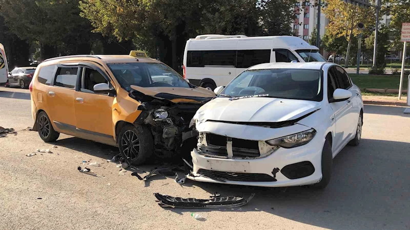 Elazığ’da trafik kazası:  2 yaralı
