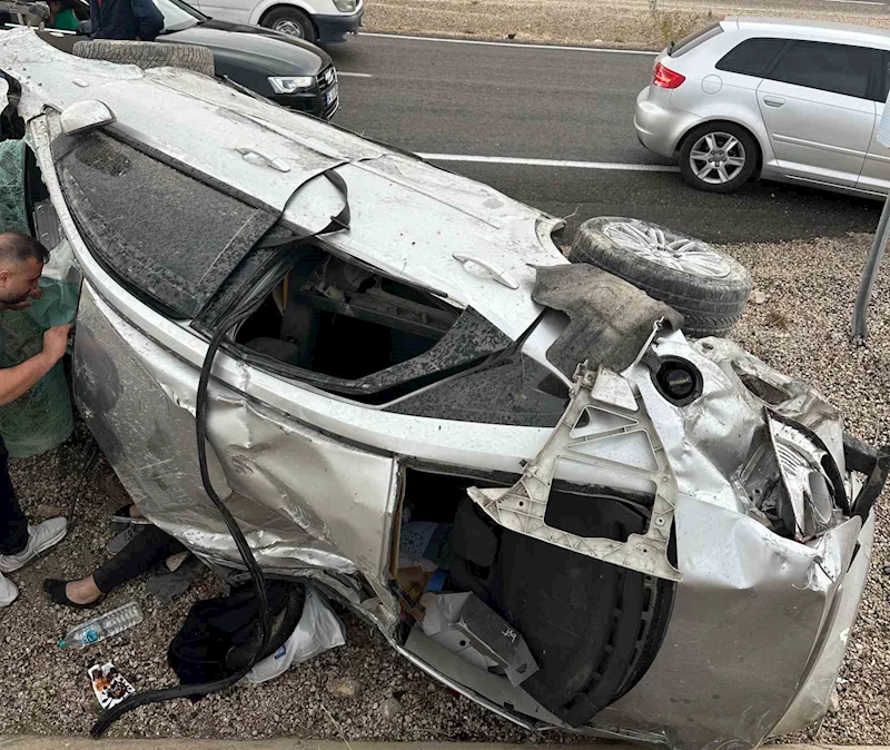 Malatya’da kontrolden çıkan araç şarampole devrildi: 5 yaralı
