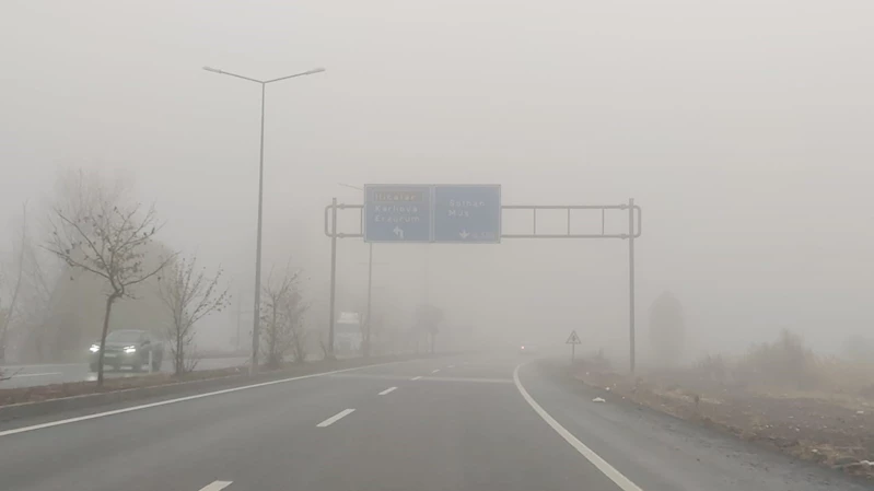 Bingöl’de  sis etkili oldu, görüş mesafesi 2 metreye kadar düştü
