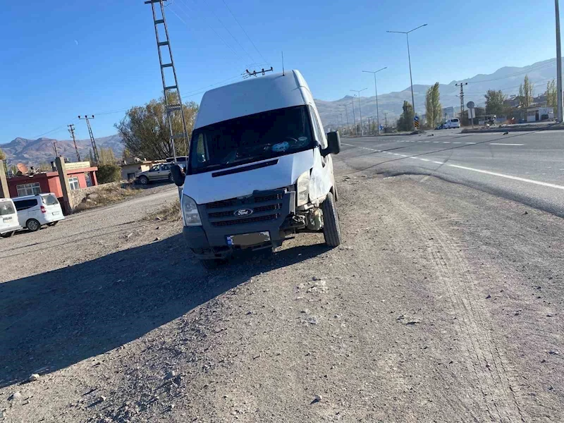 Ağrı’da trafik kazası: 3 kişi yaralandı
