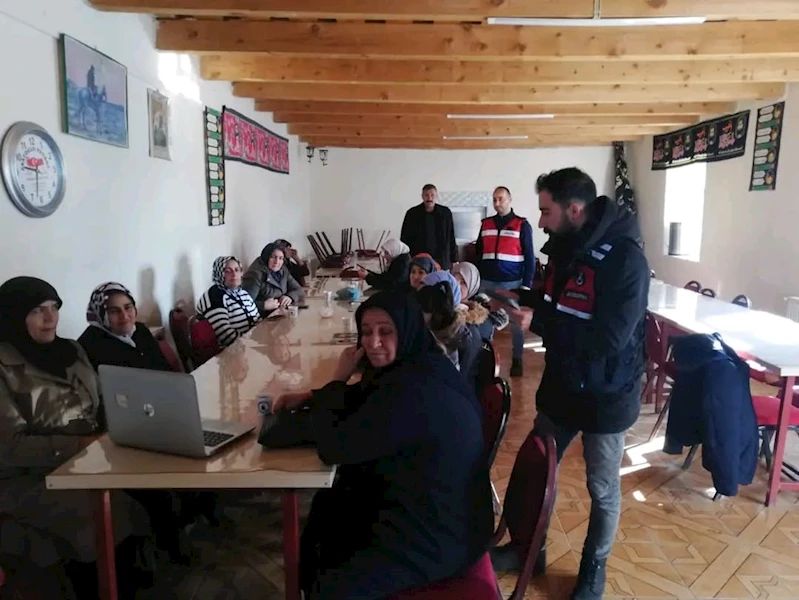 Akyaka’da “En İyi Narkotik Polisi Anne” Projesi annelere anlatıldı
