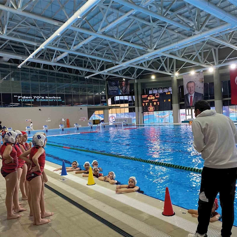 Elazığ Gençlik ve Spor su topu takımından başarılı performans
