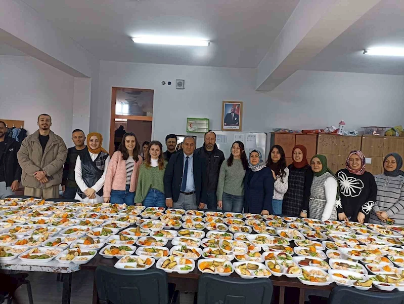 Muradiye’de meyve şenliği renkli görüntülere sahne oldu