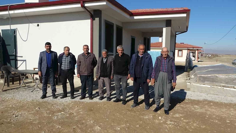 Malatya’da evlerine kavuşan depremzede vatandaşlar: 