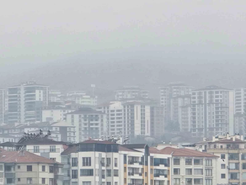 Elazığ’da yüksek kesimlerde yoğun sis etkisini sürdürüyor
