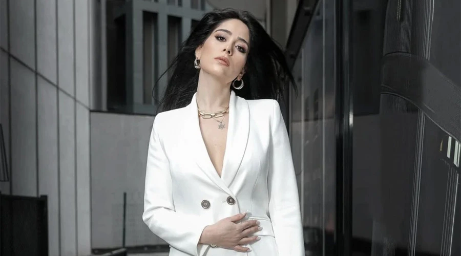 Gizem Tuncer Yılbaşı Dansıyla Sosyal Medyayı Salladı: 