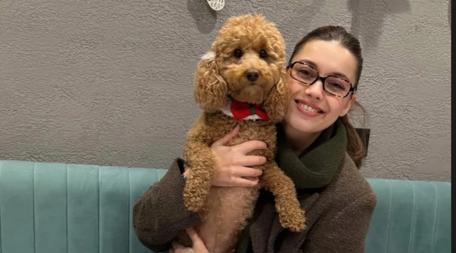 Afra Saraçoğlu, Köpeği Nagi