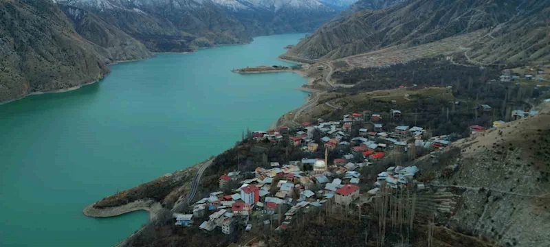 Balıklı Köy, Tortum Gölü manzarasıyla hayran bırakıyor
