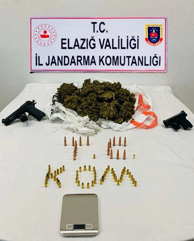 Elazığ’da 3 kilo skunk ve 2 adet silah ele geçirildi
