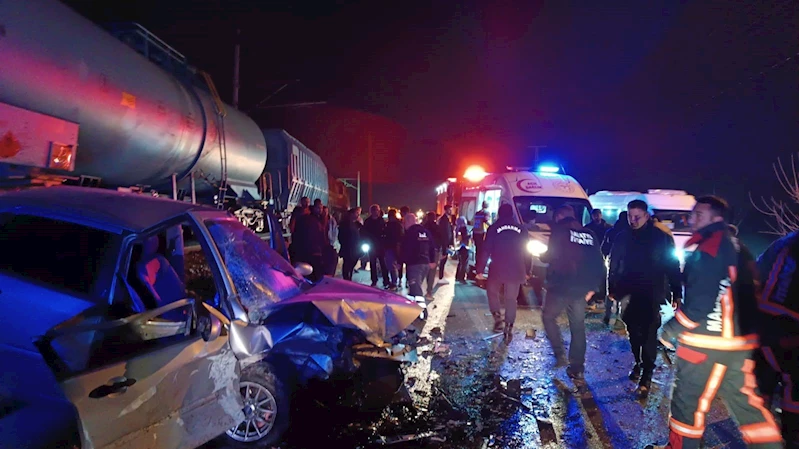 Malatya’da iki otomobil kafa kafaya çarpıştı: 3 yaralı
