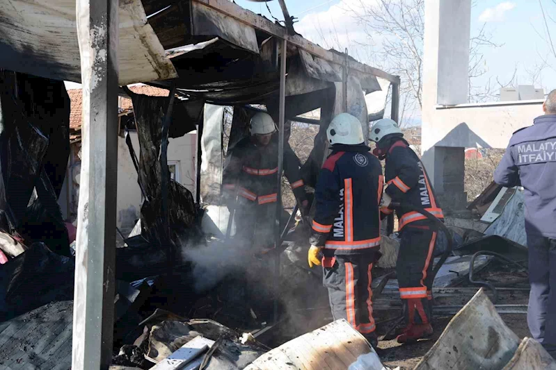 Malatya’da konteyner yangınında 1 yaşındaki bebek yaralandı
