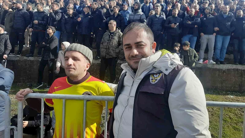 Polis memuru, görme engelli gence maçı anbean anlattı
